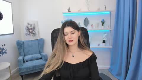 annetli online show from October 2025 07:12:01 PM