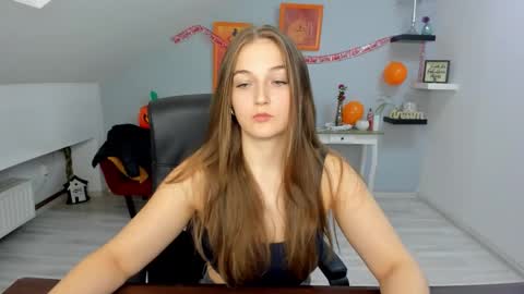 annewilsonn online show from October 2025 11:45:02 AM