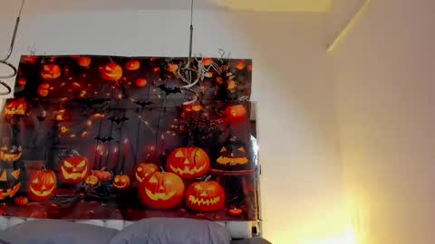 Camila  Anni online show from October 2025 01:06:02 AM