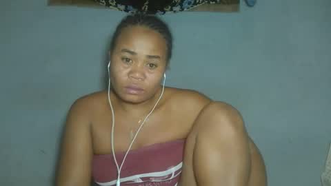 annick98 online show from April 2026 08:31:02 PM