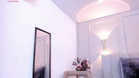 annie_20_ online show from February 2026 12:09:02 PM