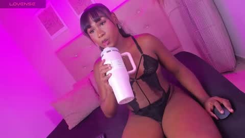 annie_dolce_ online show from March 2026 11:11:01 PM