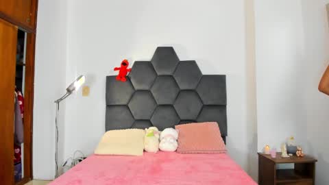 Annie online show from February 2025 08:13:01 PM