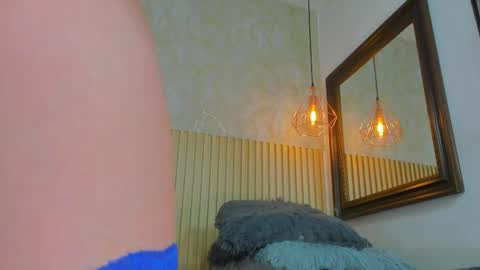 Snapshot of annie_paradisee chatting on May 2026 12:07:01 AM Annie online show from May 2026 12:07:01 AM