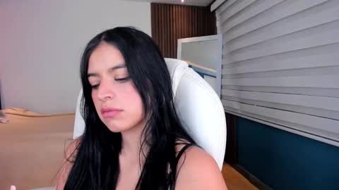 Annie Roberts online show from March 2025 08:44:02 PM