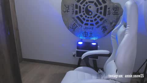 JEANNE no olvides seguirme dont forget follow me  uu online show from February 2025 12:15:02 AM