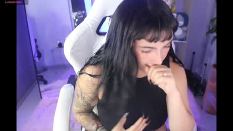Snapshot of annie_snow_ chatting on June 2026 11:30:02 PM JEANNE no olvides seguirme dont forget follow me uu online show from June 2026 11:30:02 PM