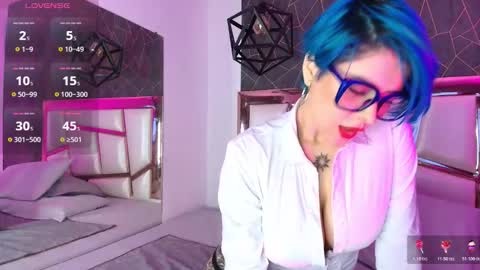 Annie  online show from October 2025 12:05:02 PM