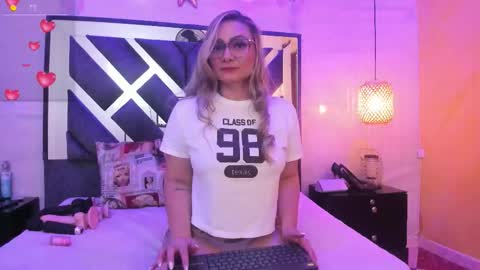 Snapshot of annie_vega17 chatting on February 2026 03:15:02 PM annie_vega17 online show from February 2026 03:15:02 PM