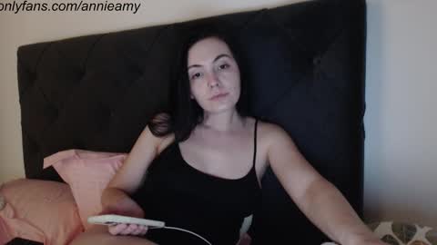 Annie online show from February 2025 07:52:01 PM