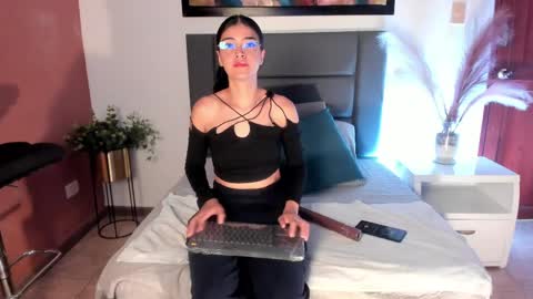 Snapshot of anniebluee_ chatting on May 2026 11:51:01 AM Annie Bluee online show from May 2026 11:51:01 AM
