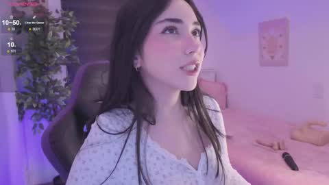 Cassandra online show from October 2025 05:43:02 AM