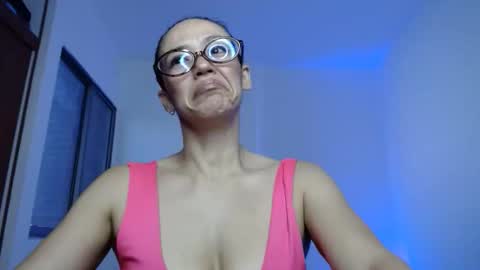 Annie online show from April 2026 09:37:01 PM