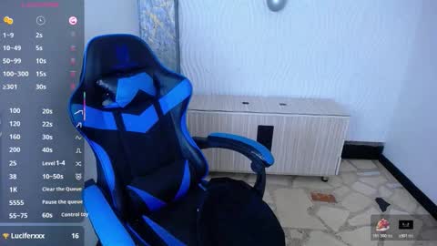 Anniee online show from December 2025 04:59:02 PM