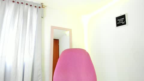 Annie  online show from December 2024 08:25:02 PM