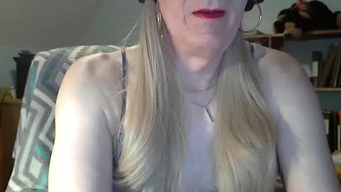 anniegurl online show from March 2026 09:13:01 AM