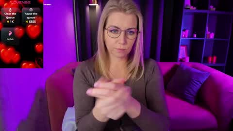 Annie online show from March 2025 05:42:02 AM