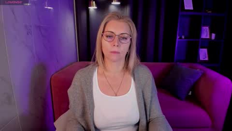 Annie online show from September 2025 05:40:02 AM