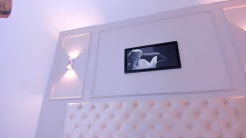 Annie online show from December 2024 12:13:02 PM