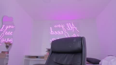 Annie online show from January 2025 08:42:01 PM