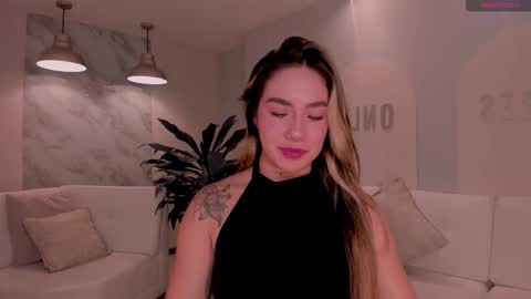 Annie Monroe online show from November 2025 11:54:01 AM