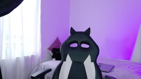 Annie online show from March 2026 10:33:01 PM