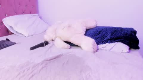 Annie online show from February 2025 01:10:02 PM