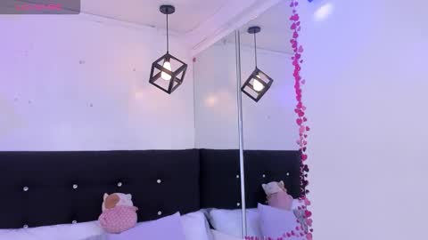 Annie Evans  online show from March 2026 05:52:01 PM