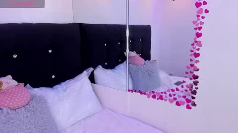 Annie Evans  online show from March 2026 05:06:01 PM