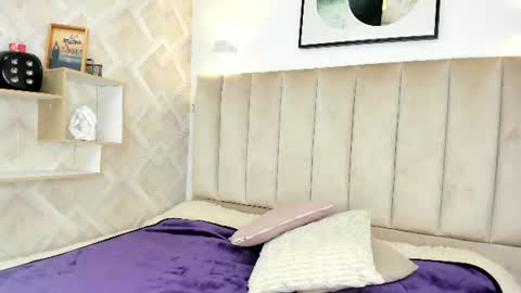 Snapshot of anniie_queen chatting on June 2026 03:31:01 AM Annie Queen online show from June 2026 03:31:01 AM