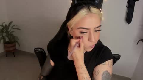 Annika online show from January 2026 12:33:02 PM