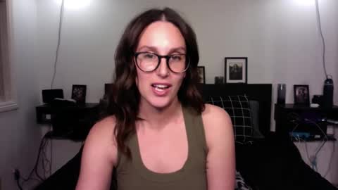 Ann online show from December 2025 03:34:01 AM