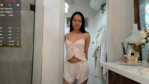 Snapshot of annrosy chatting on May 2026 06:15:02 PM Hello my name is Kate online show from May 2026 06:15:02 PM