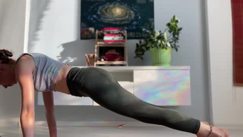 Snapshot of anntics_ chatting on September 2025 03:50:02 AM N antics online show from September 2025 03:50:02 AM