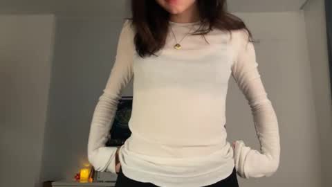 Snapshot of anntics_ chatting on November 2025 04:11:01 AM N antics online show from November 2025 04:11:01 AM