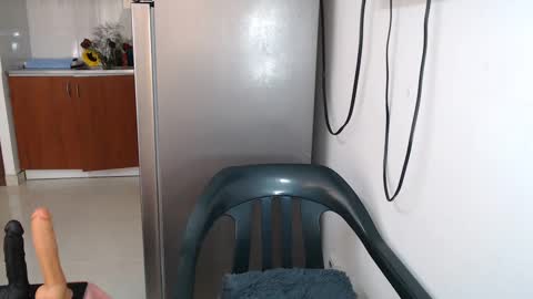 anntonella_squirt online show from September 2025 01:25:02 PM