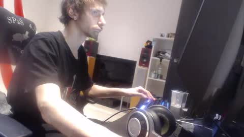 LoyalDog online show from April 2026 01:48:01 AM