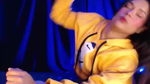 Snapshot of anny_jhoson chatting on October 2025 01:17:01 AM ANNY online show from October 2025 01:17:01 AM