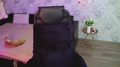 Snapshot of anny_shine chatting on December 2024 12:14:02 AM Annie online show from December 2024 12:14:02 AM