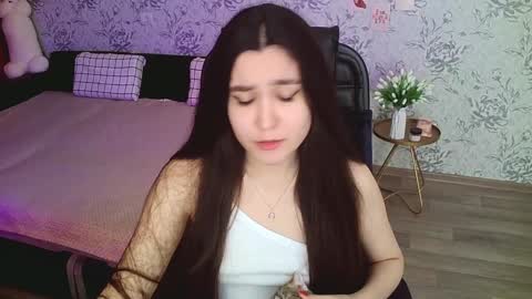 Snapshot of anny_shine chatting on December 2024 12:24:01 PM Annie online show from December 2024 12:24:01 PM