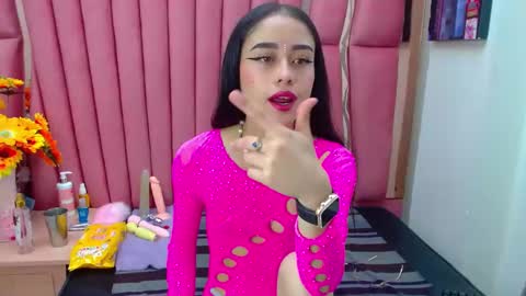 Anny online show from February 2025 12:47:01 PM