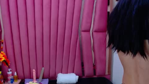 Anny online show from February 2025 12:59:01 PM