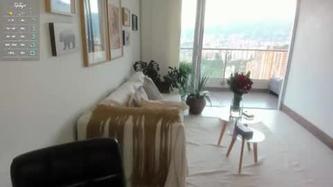 Anny online show from October 2025 10:21:02 PM