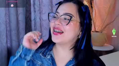 A N N Y E  online show from November 2025 01:00:02 PM