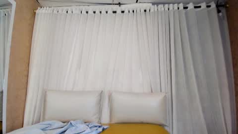 annyeli_bigtits online show from September 2025 01:39:01 AM