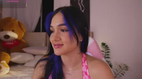 Snapshot of annyhizzle chatting on May 2026 03:46:01 AM online show from May 2026 03:46:01 AM