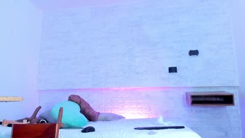 Annyluna online show from January 2025 04:11:02 PM