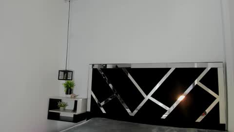 Anny online show from March 2025 09:48:02 PM