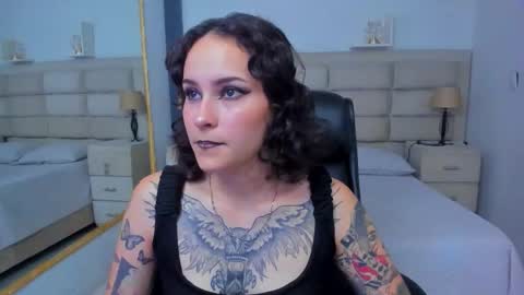 AnnyT online show from October 2025 08:53:02 PM