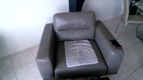 Snapshot of anoaklawnguy chatting on May 2026 12:43:01 PM anoaklawnguy online show from May 2026 12:43:01 PM